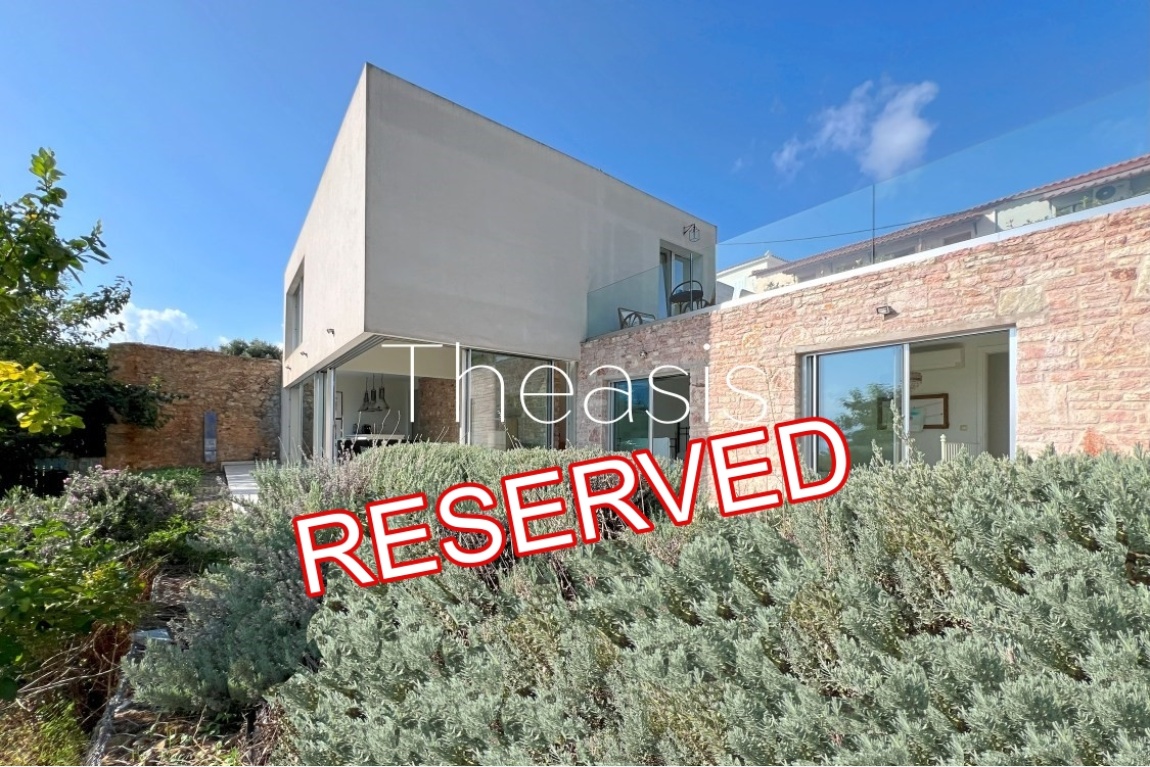 Seafront Villa ref.1033: Waterfront Modern Design Villa, Inside the borderline of a non-touristic settlement, Plot 597.76m², House 180m², 3 Bedrooms, 2 Bathrooms, Guest Toilet, Storage Area, Garden, Outdoor Shower, Pergola
